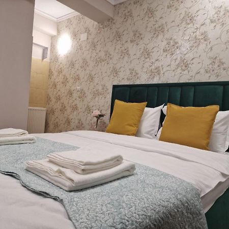 Laroka House Beautiful Apartment Universitate Center Βουκουρέστι Εξωτερικό φωτογραφία